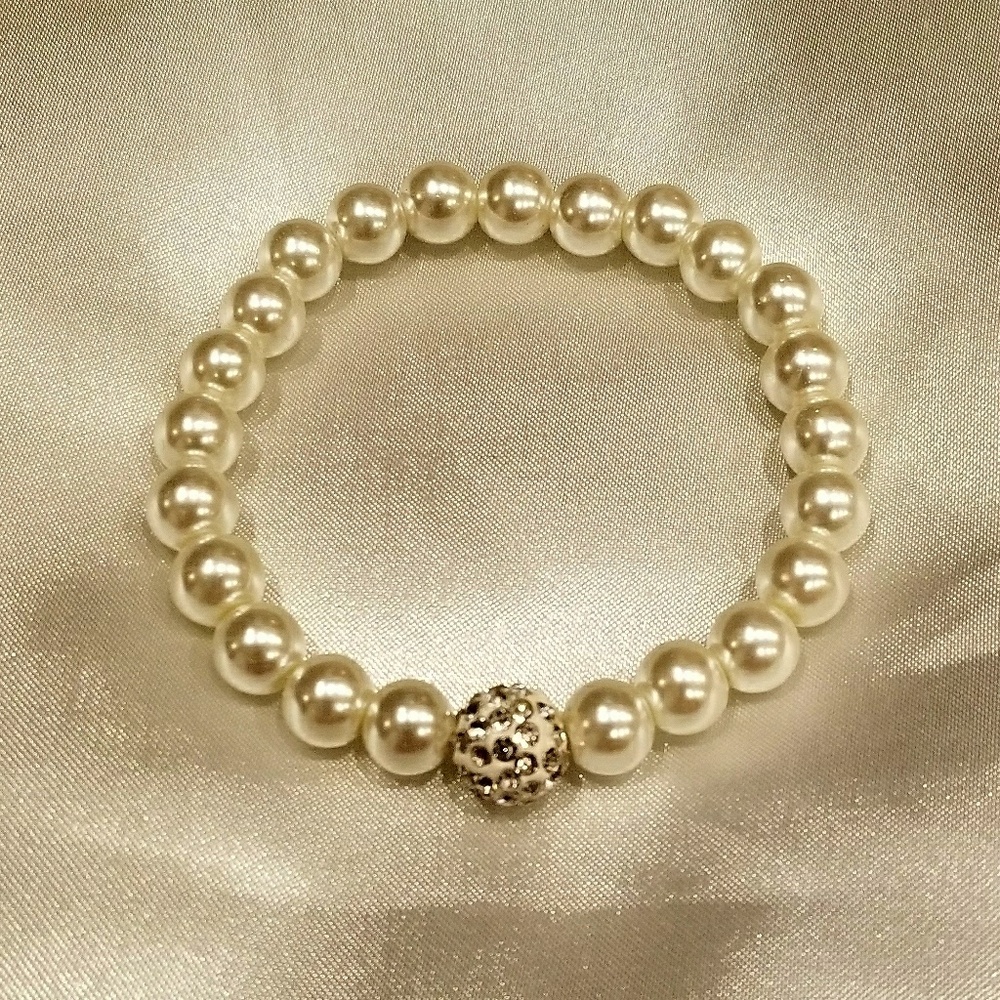 Ladies Pearls Jewelry Set